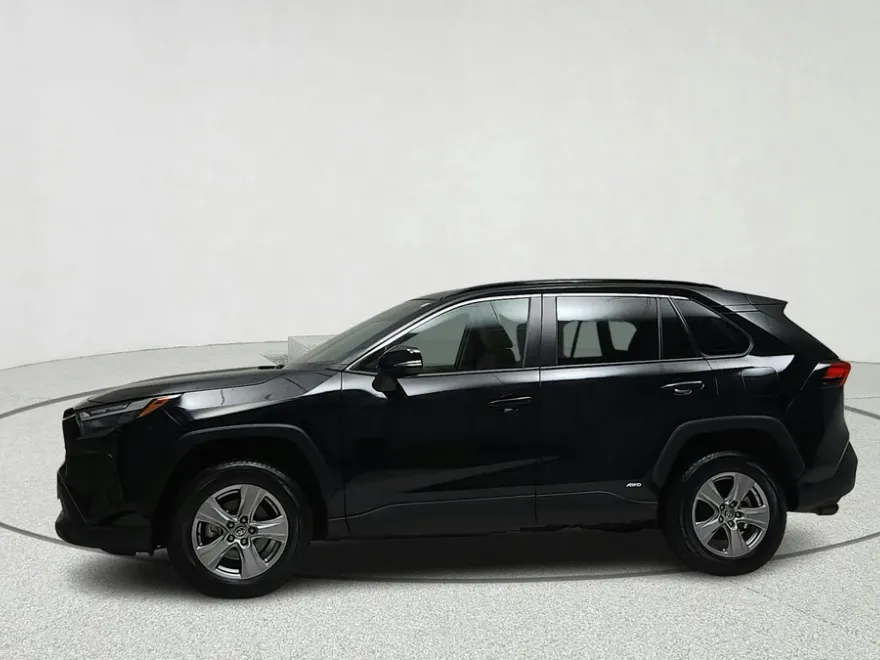 2022 Toyota RAV4 Hybrid XLE photo 1