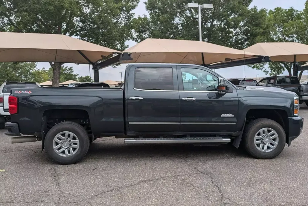 2017 Chevrolet Silverado 3500HD High Country photo 1