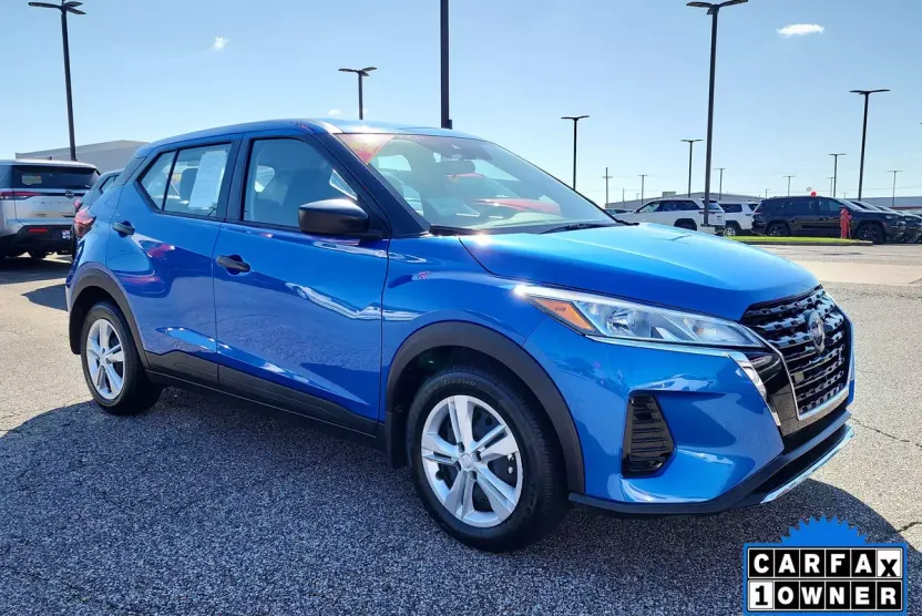 2025 Nissan Kicks Play S photo 1
