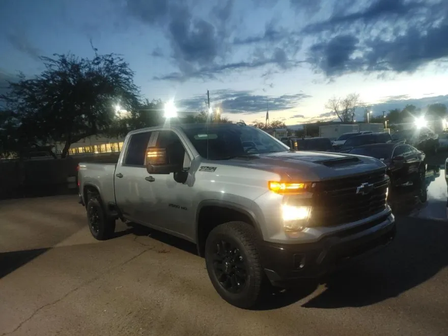 2025 Chevrolet Silverado 2500HD Custom photo 1