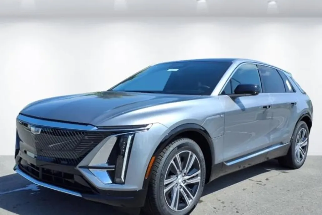 2025 Cadillac Lyriq Luxury photo 1