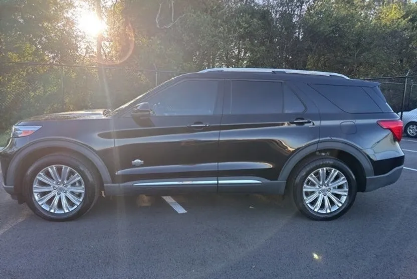 2022 Ford Explorer King Ranch photo 1