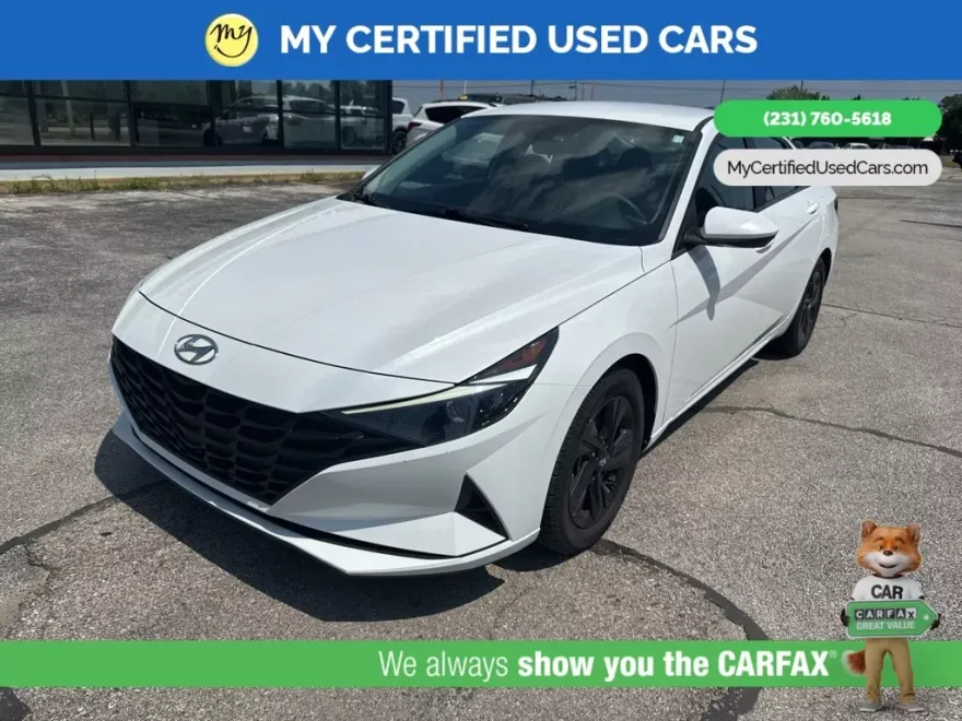 2022 Hyundai Elantra SEL photo 1