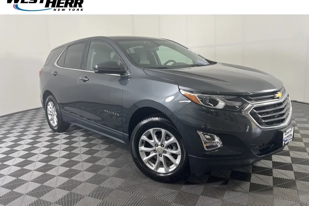 2019 Chevrolet Equinox LT photo 1