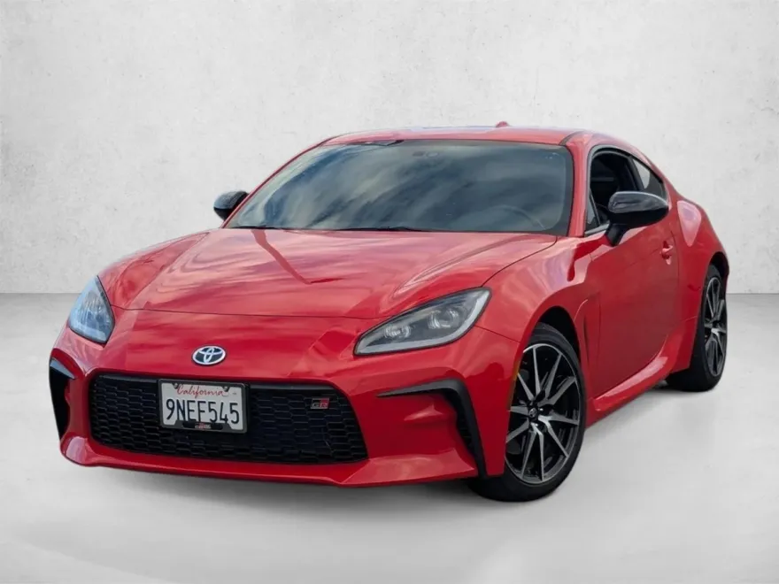 2024 Toyota GR86 photo 1