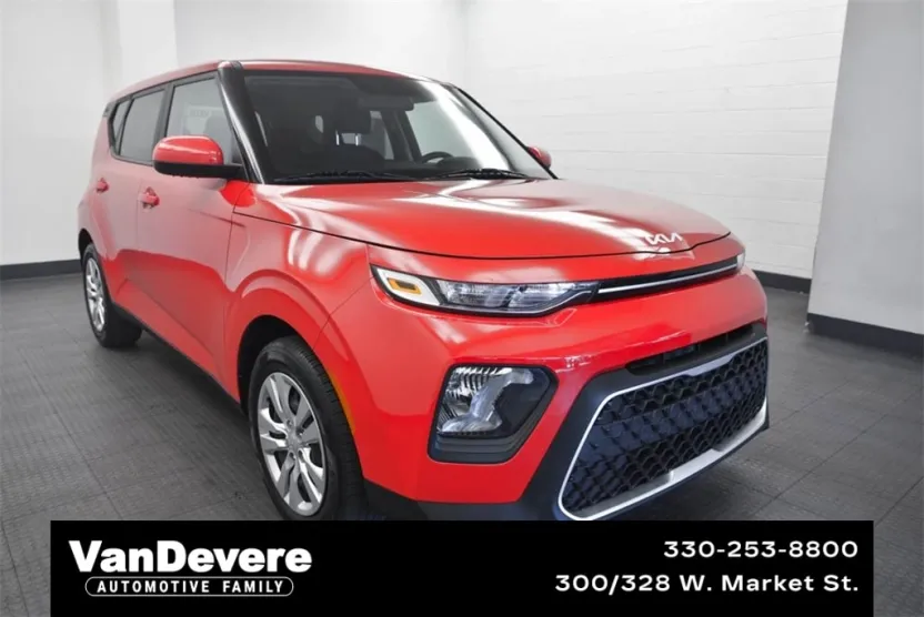 2022 Kia Soul LX photo 1