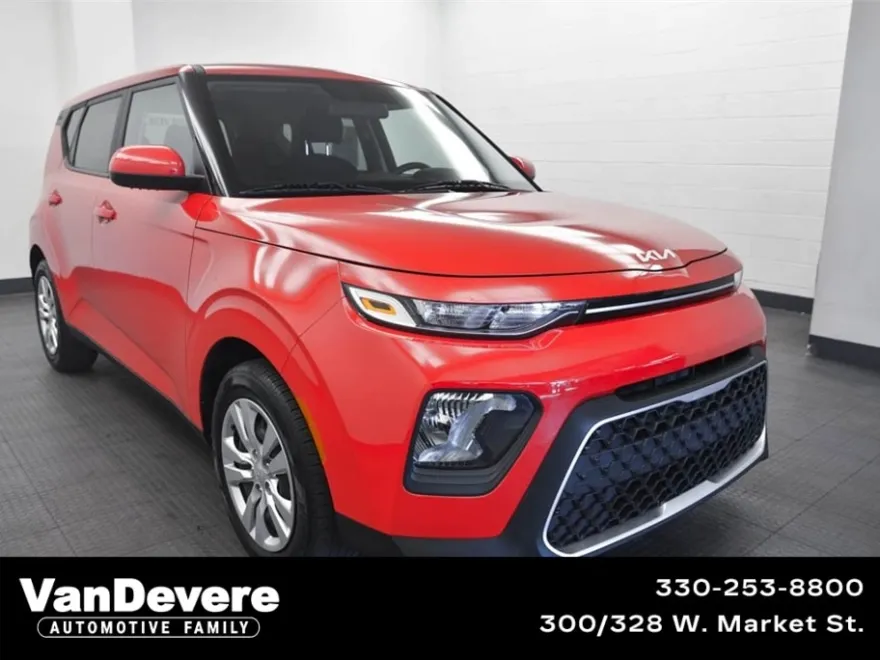 2022 Kia Soul LX photo 1