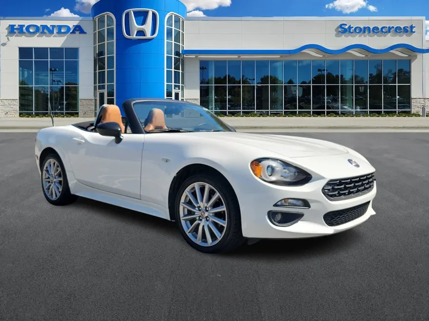 2020 Fiat 124 Spider Lusso photo 1