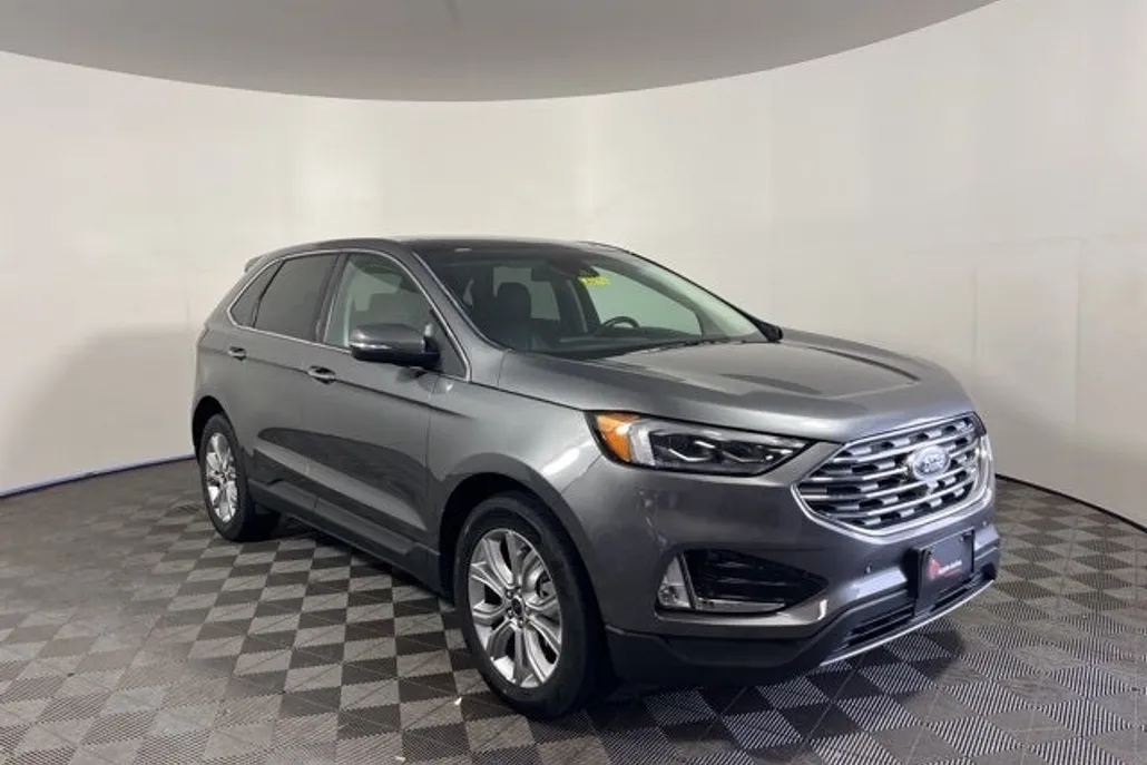 2023 Ford Edge Titanium photo 1