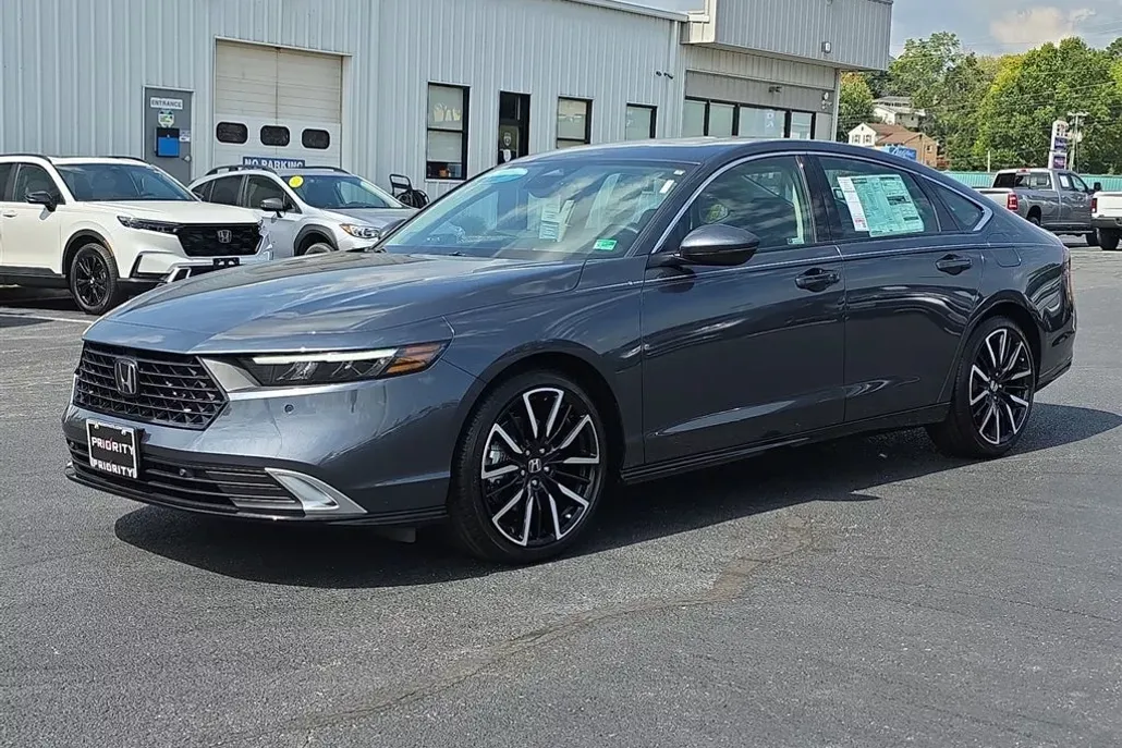 2025 Honda Accord Hybrid Touring photo 1