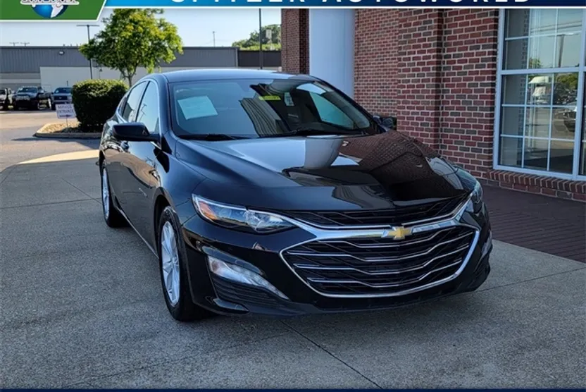 2023 Chevrolet Malibu 1LT photo 1