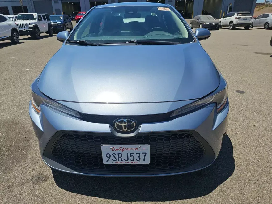 2022 Toyota Corolla LE photo 1