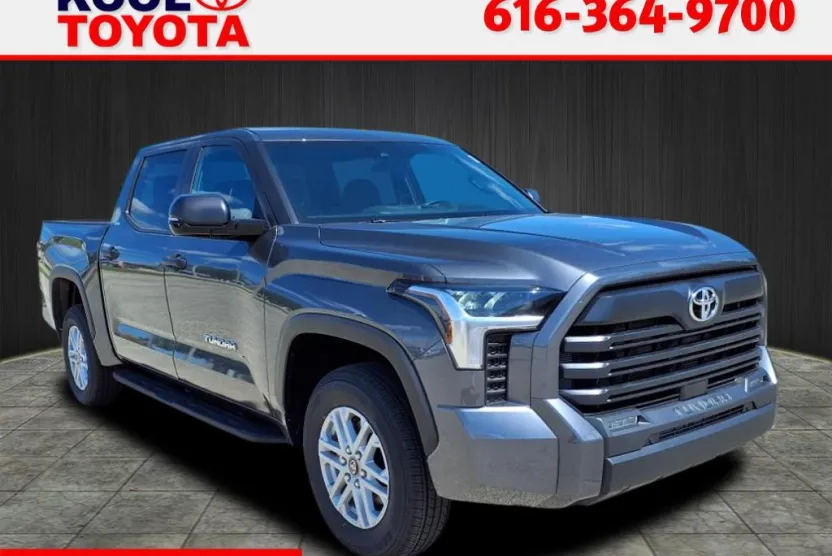 2025 Toyota Tundra SR5 CrewMax photo 1