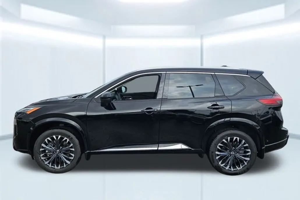 2025 Nissan Rogue Platinum photo 1