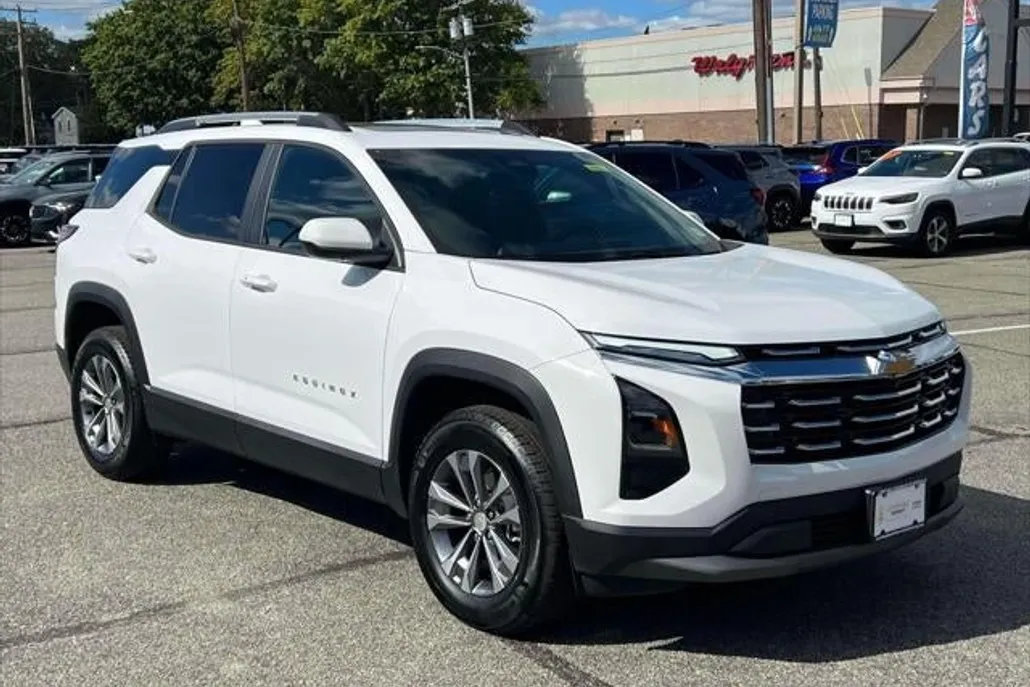2025 Chevrolet Equinox LT photo 1