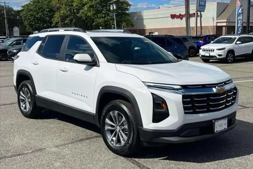 2025 Chevrolet Equinox LT photo 1