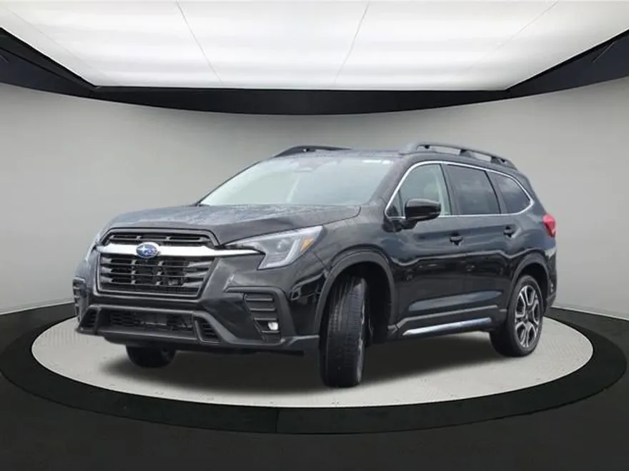 2025 Subaru Ascent Limited photo 1