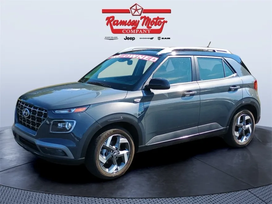 2025 Hyundai Venue Limited photo 1