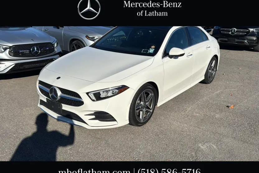 2022 Mercedes Benz A 220 photo 1