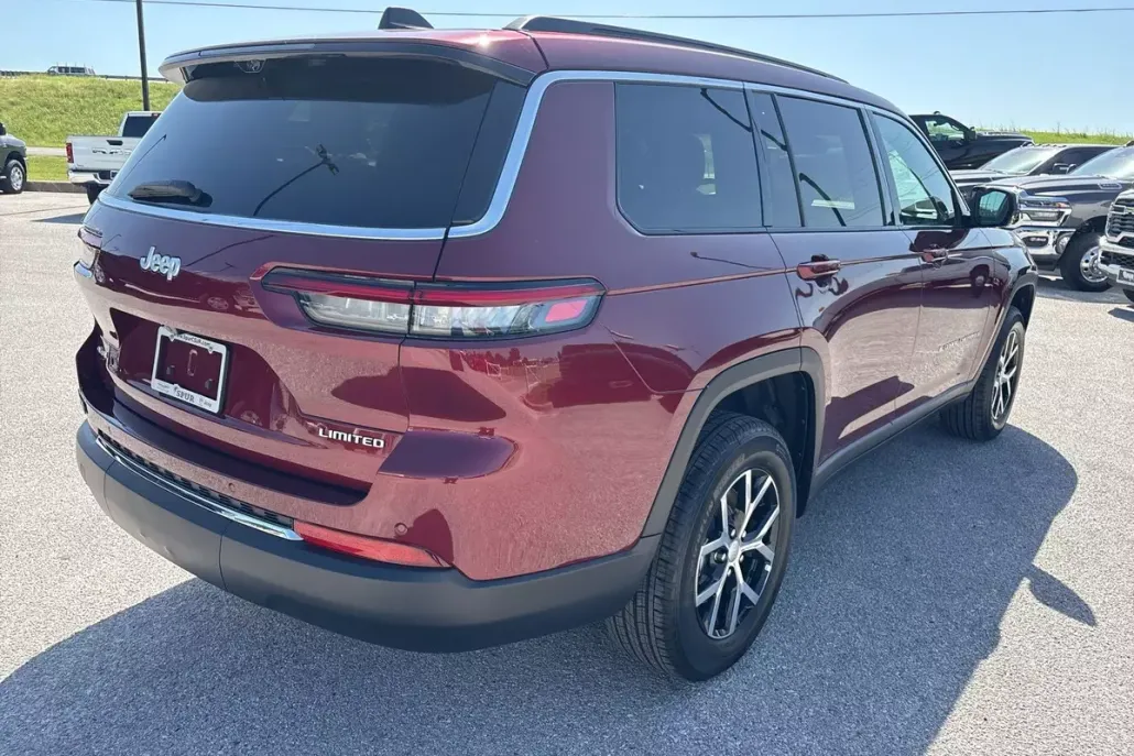 2025 Jeep Grand Cherokee Limited photo 1