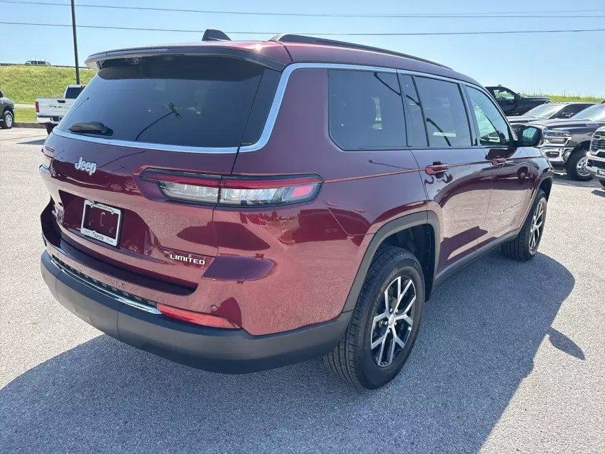 2025 Jeep Grand Cherokee Limited photo 1