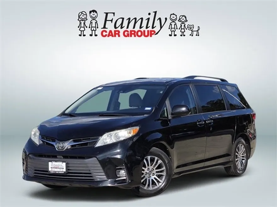 2018 Toyota Sienna XLE Premium photo 1