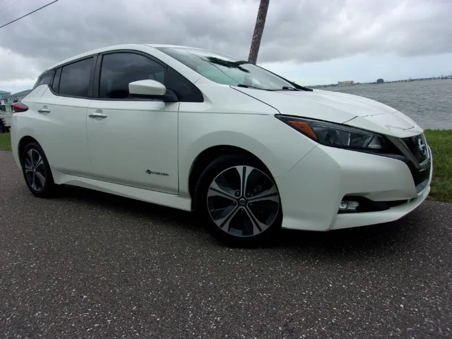 2019 Nissan Leaf SV Plus photo 1