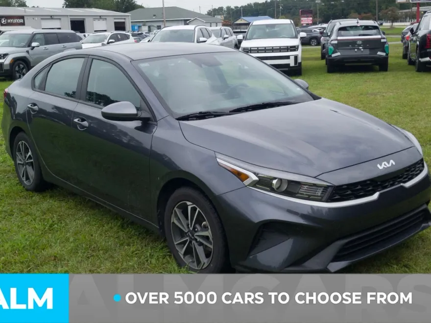2023 Kia Forte LXS photo 1