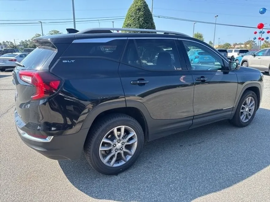 2024 Gmc Terrain SLT photo 1