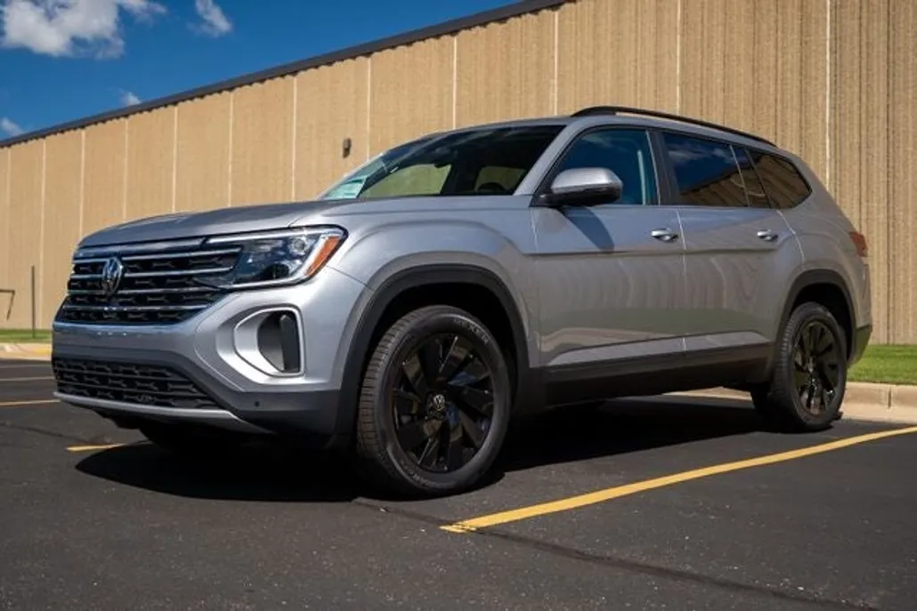 2026 Volkswagen Atlas SE Technology photo 1