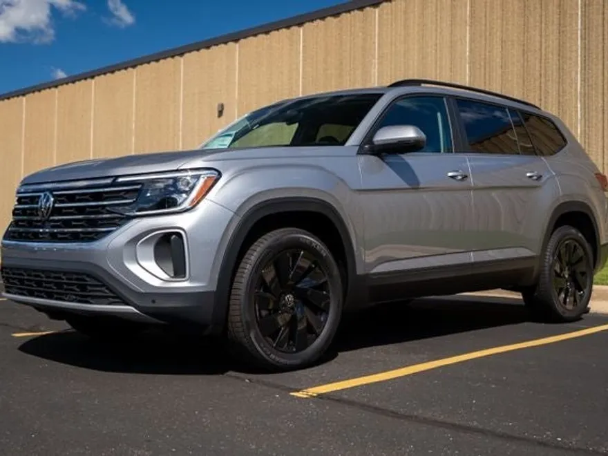 2026 Volkswagen Atlas SE Technology photo 1