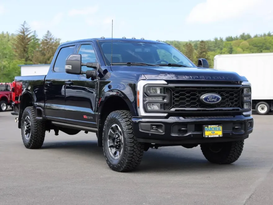2023 Ford F-250 Lariat photo 1