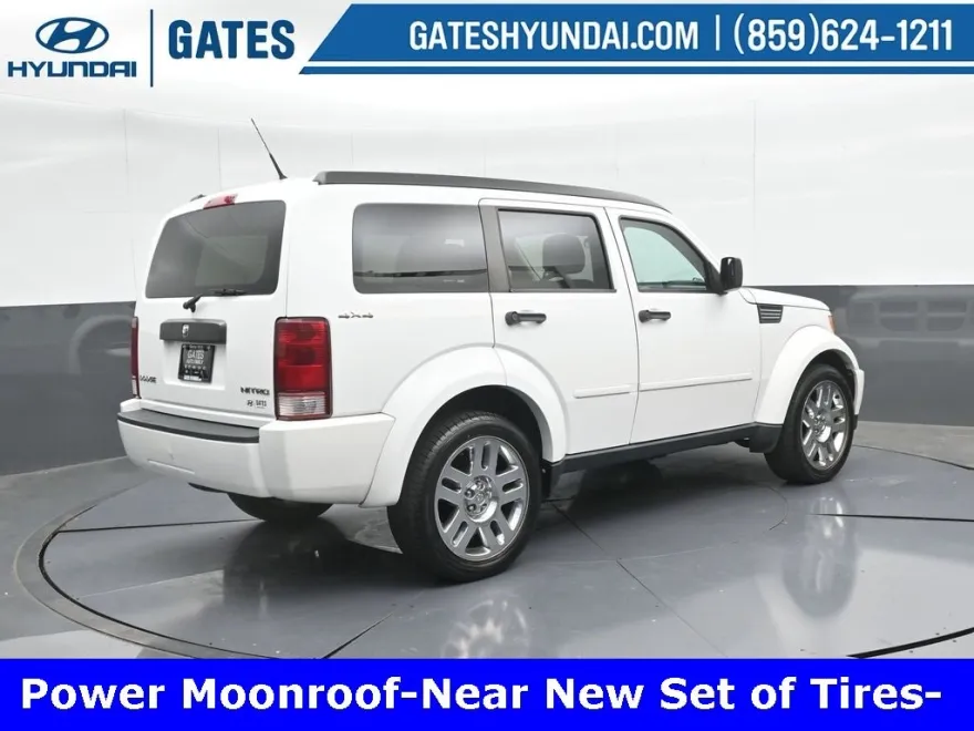 2011 Dodge Nitro Heat photo 1