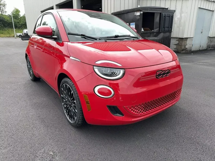 2024 Fiat 500e Red photo 1