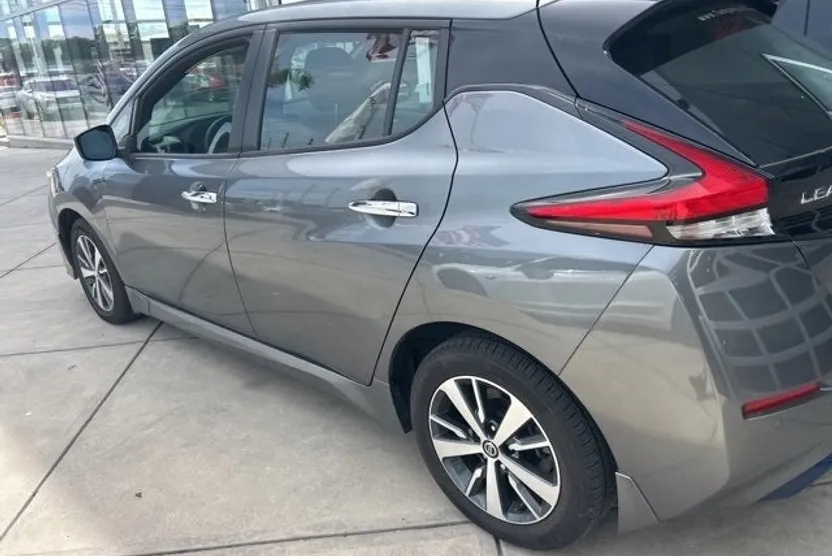 2022 Nissan Leaf Plus photo 1