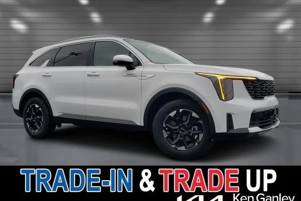 2025 Kia Sorento S photo 1