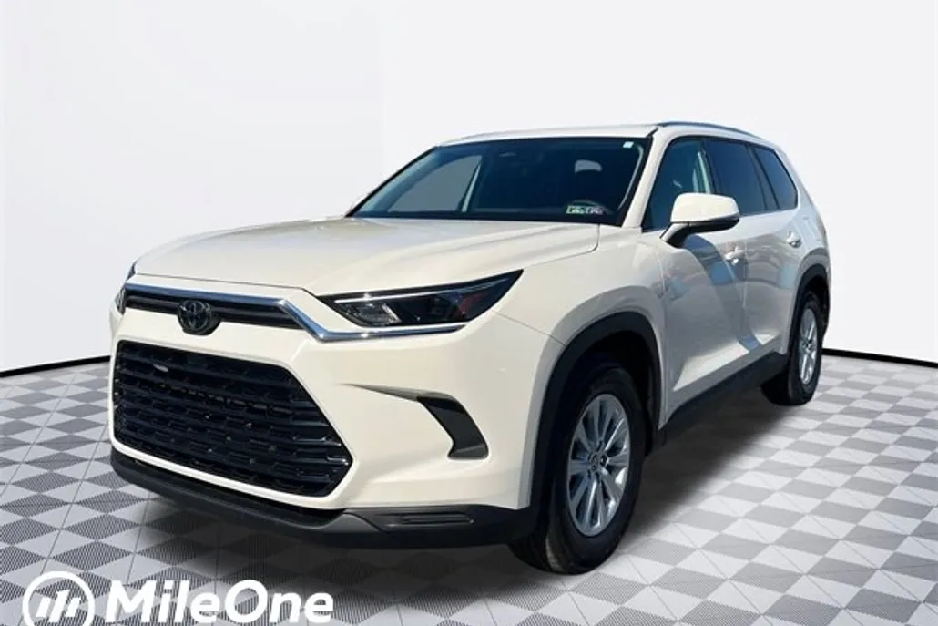 2024 Toyota Highlander Hybrid XLE photo 1