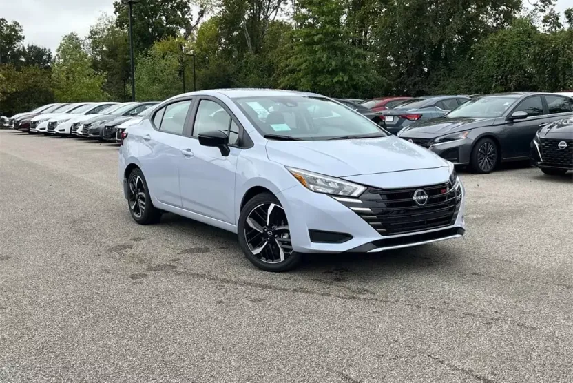 2025 Nissan Versa SR photo 1
