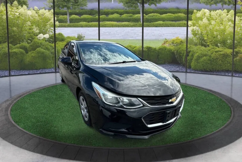 2016 Chevrolet Cruze LS photo 1