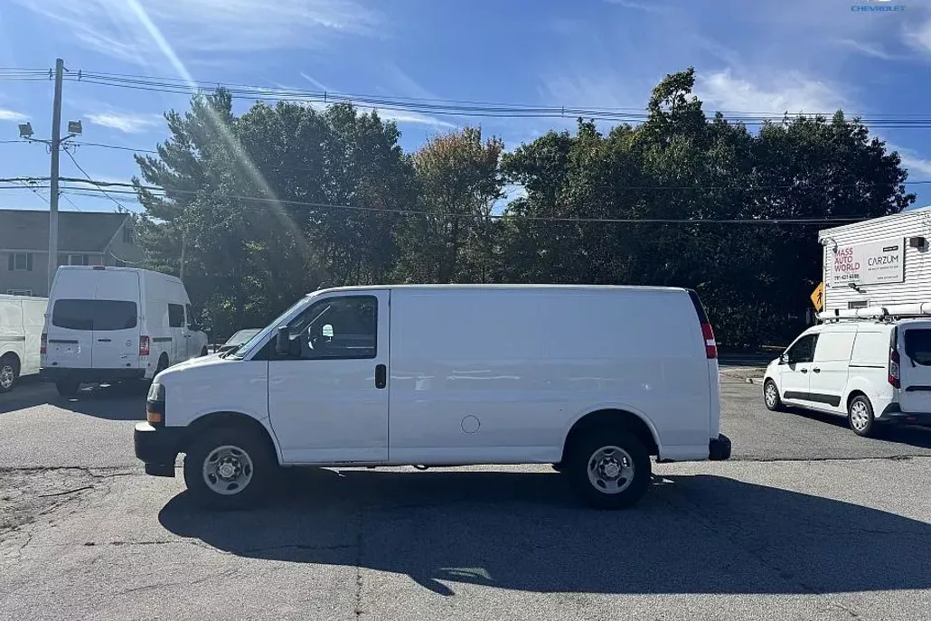 2020 Chevrolet Express Cargo Van 2500 photo 1