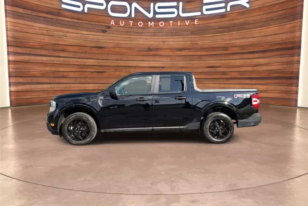 2022 Ford Maverick XLT photo 1