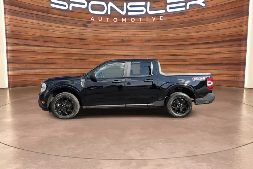 2022 Ford Maverick XLT photo 1