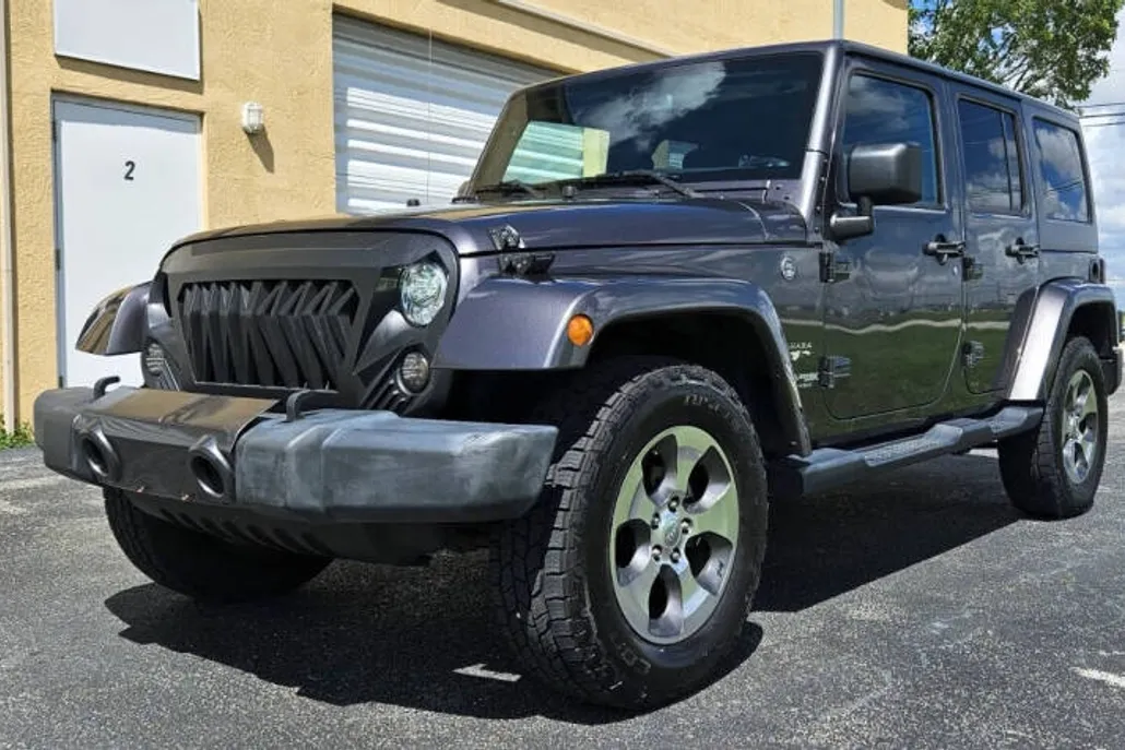 2018 Jeep Wrangler Unlimited Sahara photo 1