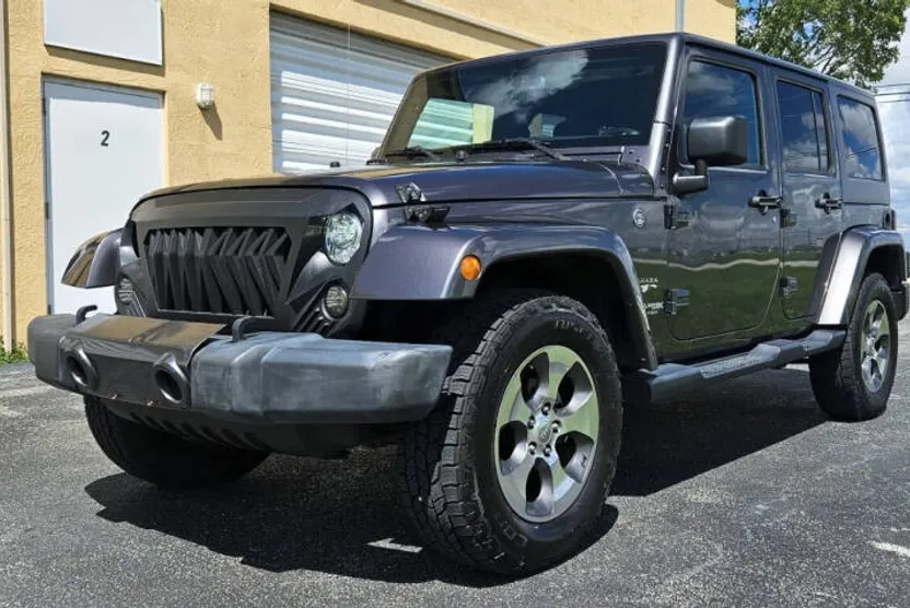 2018 Jeep Wrangler Unlimited Sahara photo 1