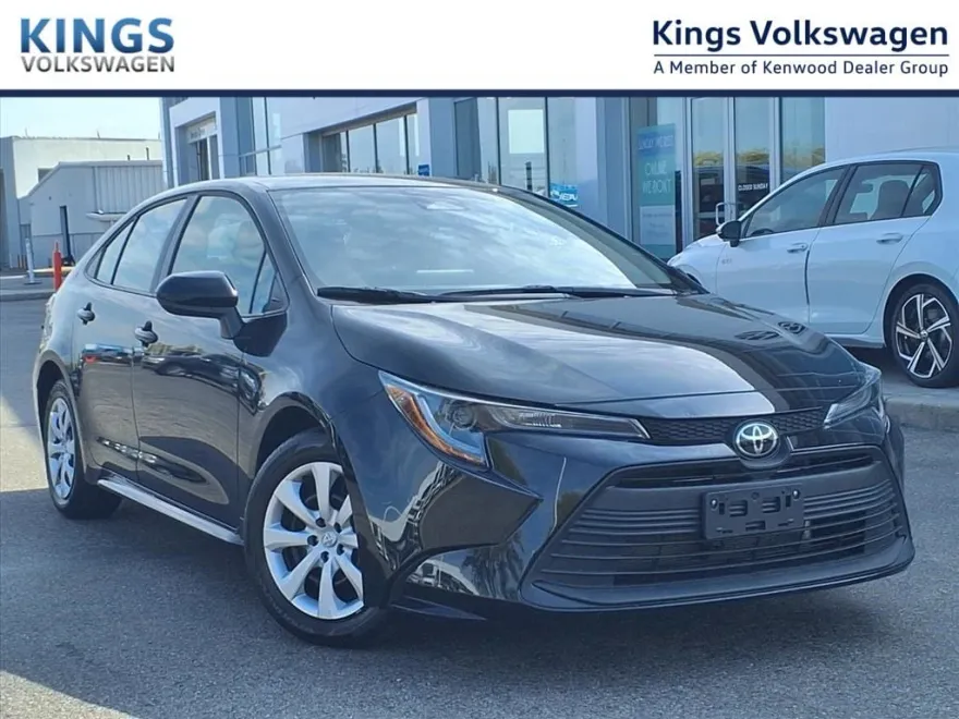 2025 Toyota Corolla LE photo 1