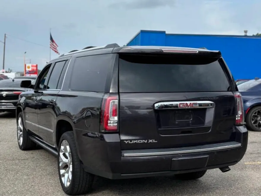 2015 Gmc Yukon XL Denali photo 1