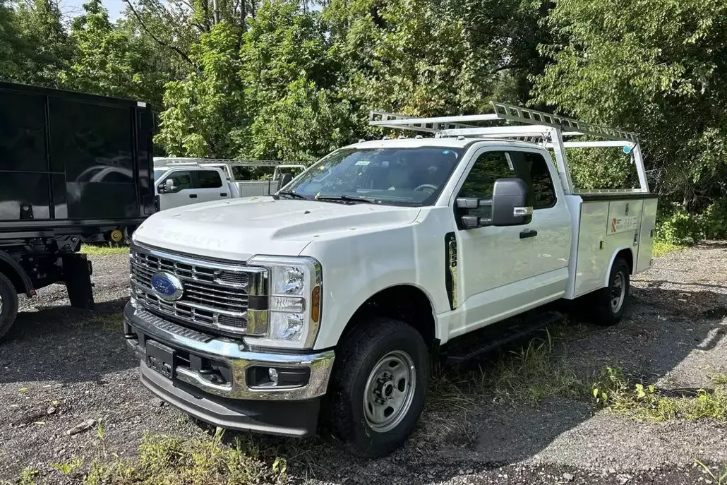 2025 Ford F-350 XL photo 1