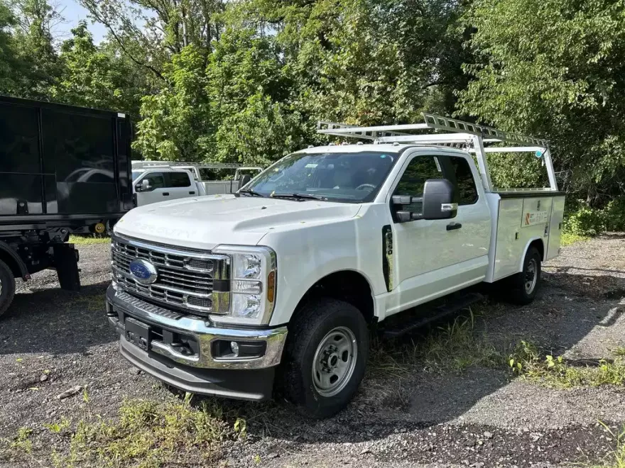 2025 Ford F-350 XL photo 1
