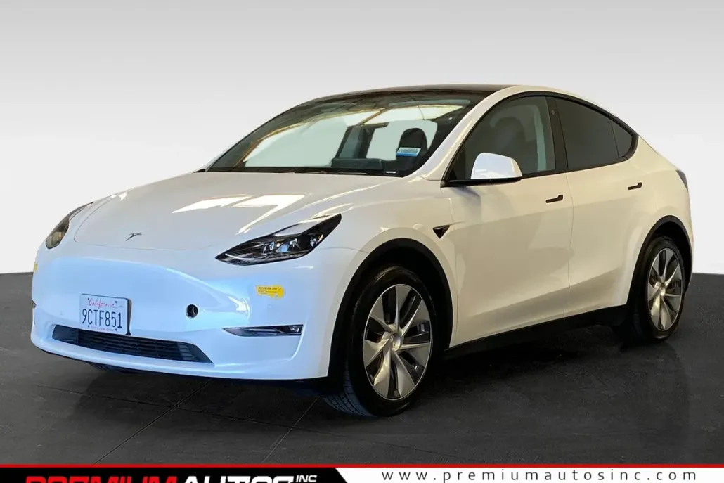 2022 Tesla Model Y Long Range photo 1