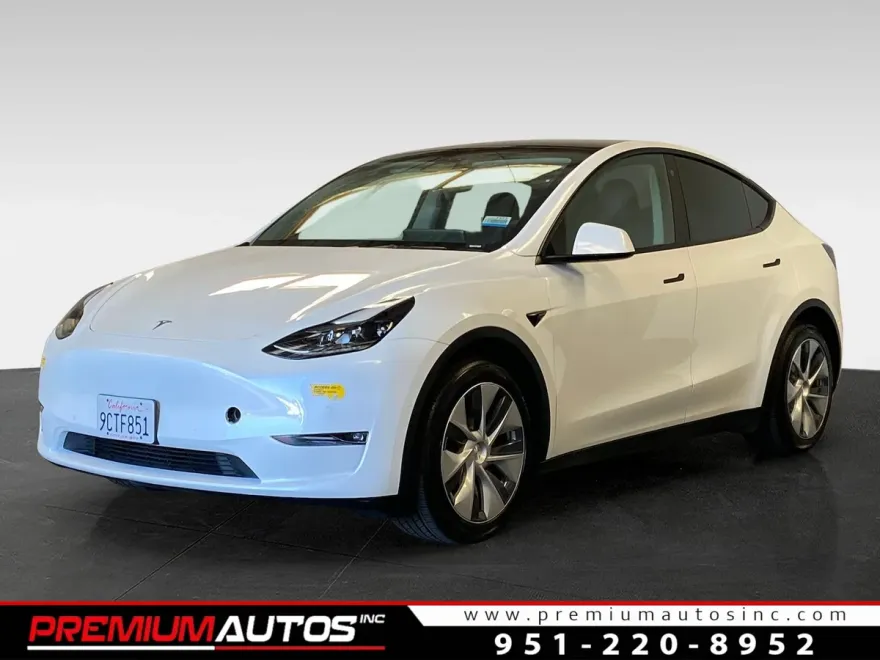 2022 Tesla Model Y Long Range photo 1